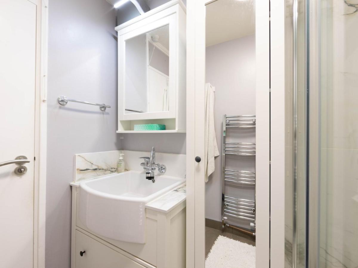 Pass The Keys Stylish 1-bedroom Flat In Trendy West Kensington Londen